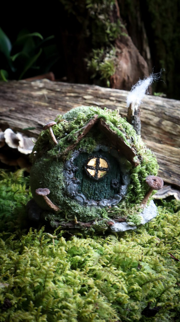 Hobbit home 'Green Door'